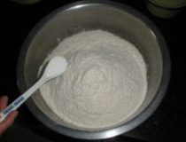 豌豆炸酱面家常做法 在家怎么做豌豆炸酱面？