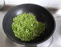 素炒豌豆做法图解 素炒豌豆怎么做